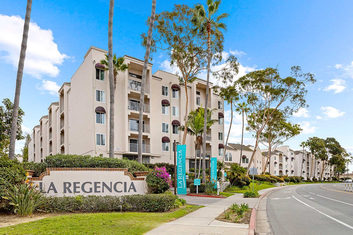 La Regencia - 7655-7689 Palmilla Dr San Diego CA 92122