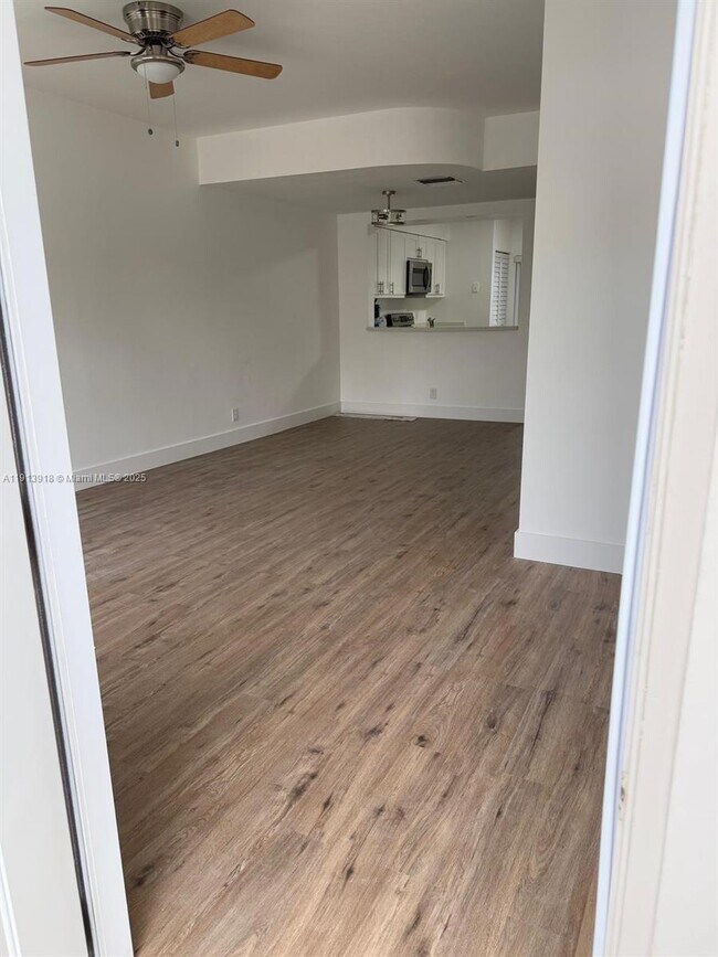 Building Photo - 16639 Hemingway Dr