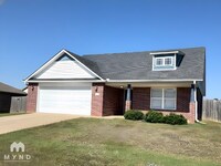 Building Photo - 158 Harvick Cir