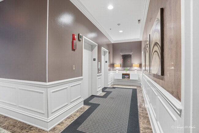 Building Photo - 515 Main St