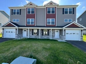 Building Photo - 450 Smokering Dr