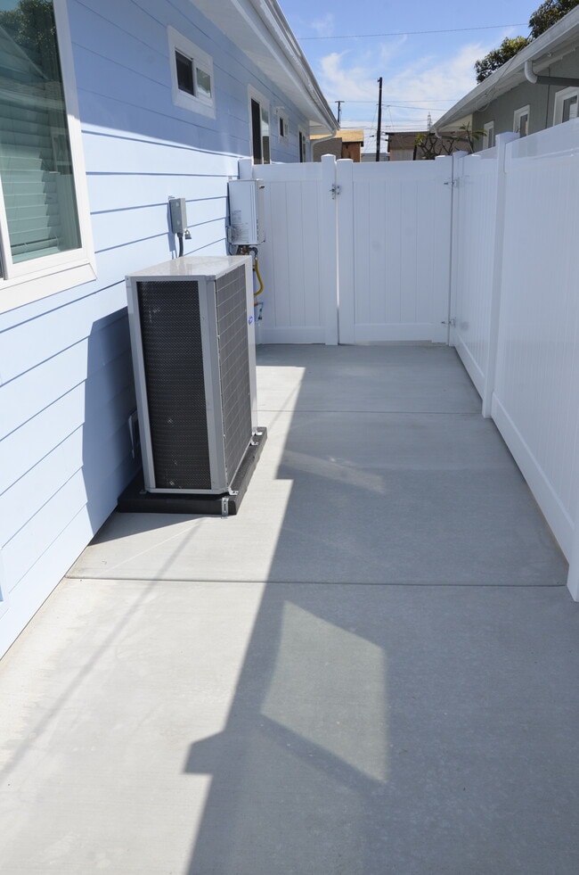 Building Photo - 3605 W 181st St