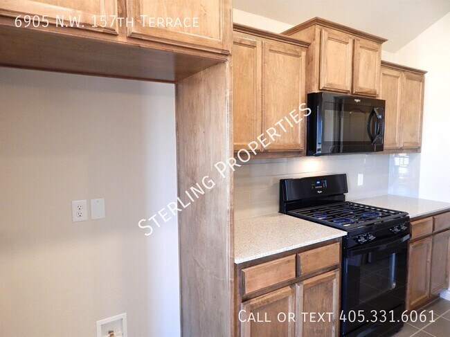 Building Photo - 6905 NW 157th Terrace