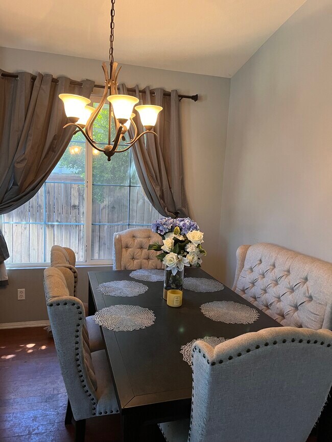 Dinning Room - 1552 Shadow Hill Trl