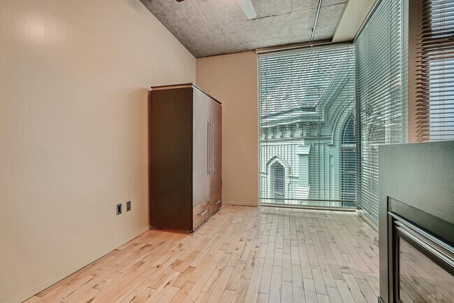 Building Photo - Discover Comfort & Style in the Heart of Portland