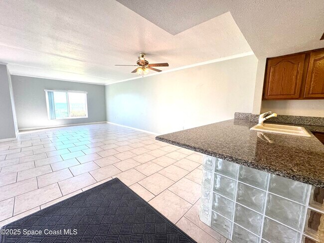 Building Photo - 1415 N Hwy A1A