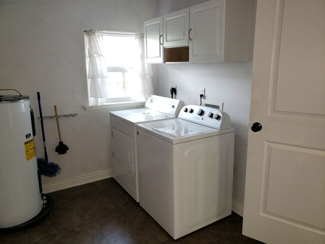 Building Photo - In-town Whitefish Cottage 2BD / 1BA  $2,00...