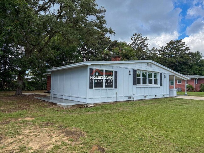 Building Photo - 1815 Hallmark Dr