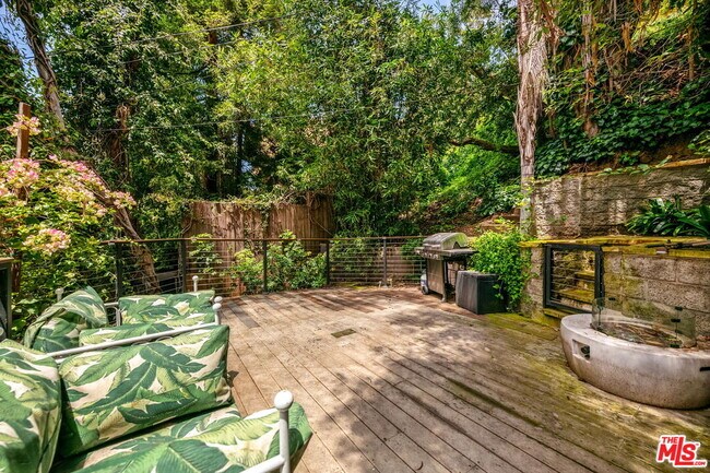 Building Photo - 516 Latimer Rd