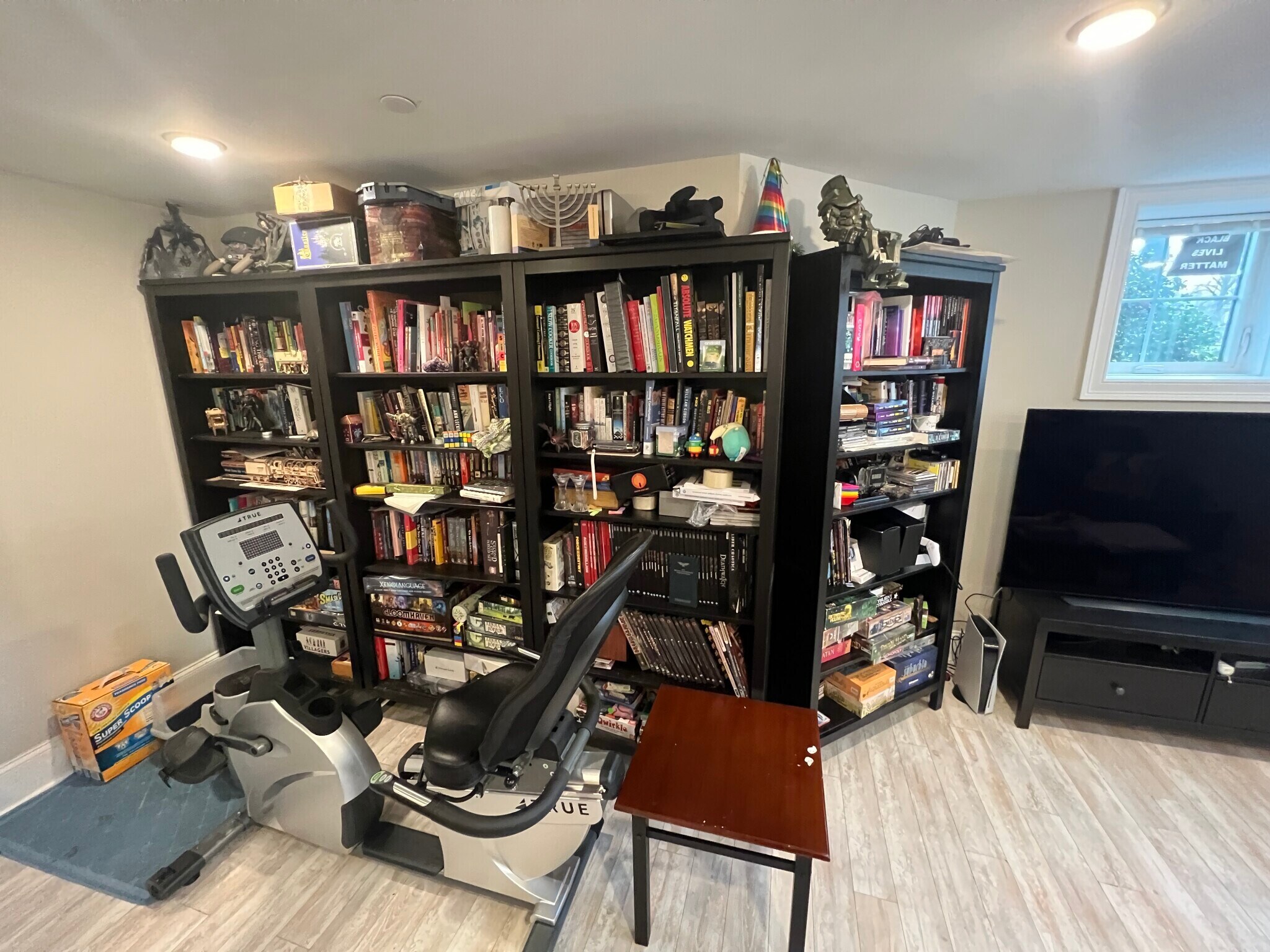 Building Photo - 118 Holland St