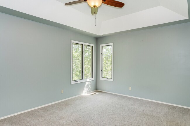 Building Photo - 2226 S Linden Ct