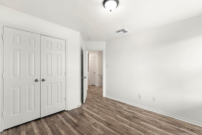 Building Photo - 8710 Thistlemoor Ln