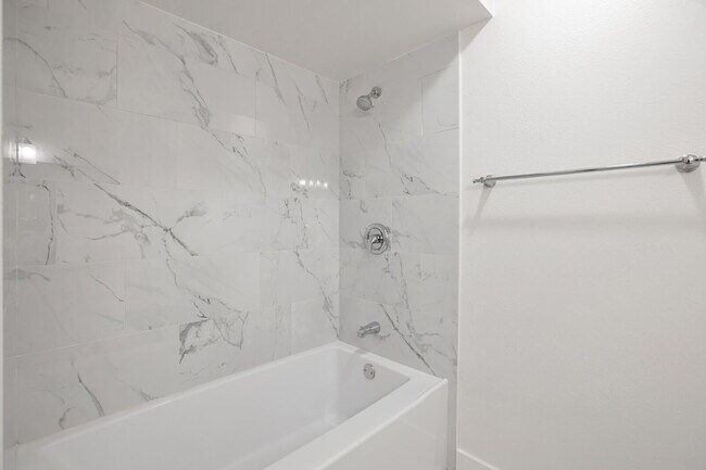 Building Photo - Scottsdale Townhome Now Available!