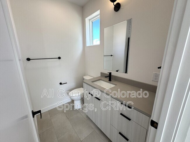Building Photo - 2512 W Bijou St