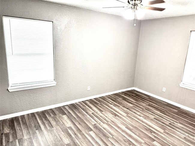 Building Photo - 903 Roper St