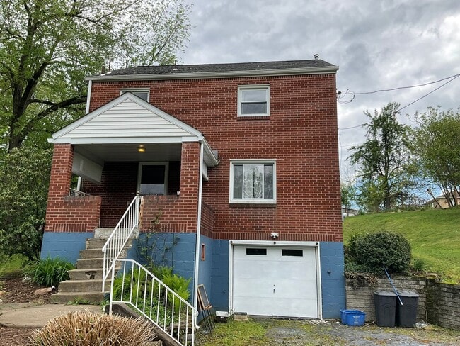 Primary Photo - 3 Bedroom - Peaceful Living Just Minutes f...