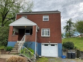 Building Photo - 3 Bedroom - Peaceful Living Just Minutes f...