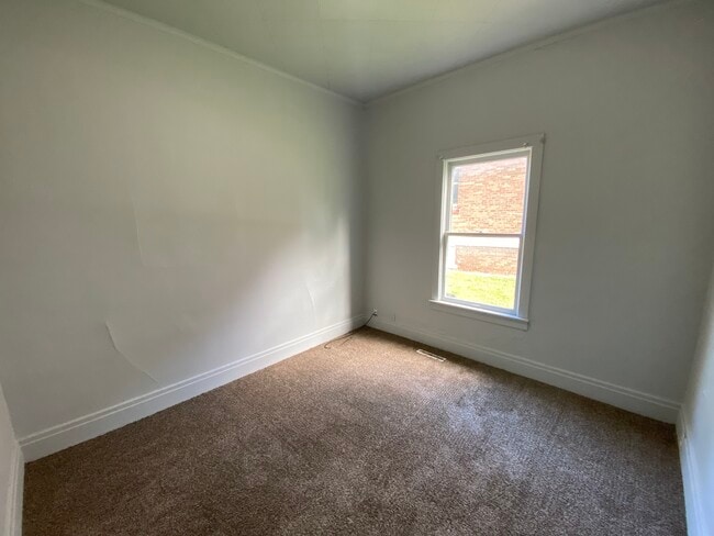 Building Photo - 725 N Kimball St