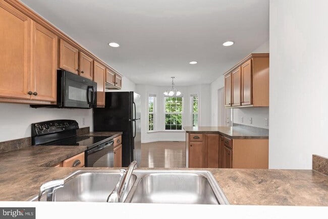 Building Photo - 6362 Mercury Dr