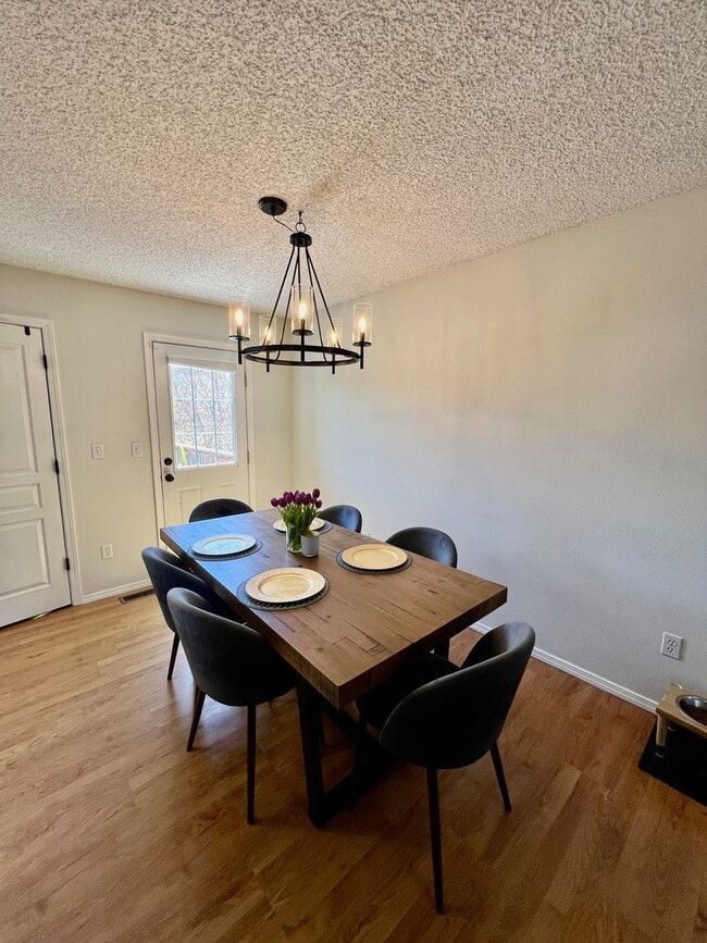 Building Photo - Gorgeous 4 Bedroom Home in Wagon Trails Neighborhood with Walking Trail Access!