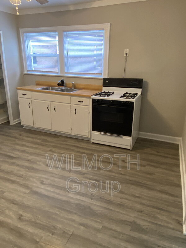 Building Photo - 5338 Winthrop Ave