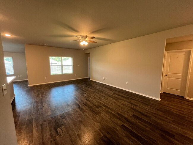 Building Photo - 103 JO Pk Ln