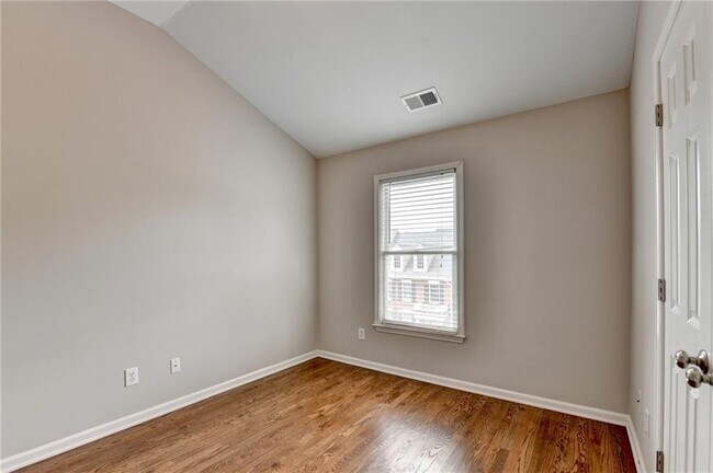 Building Photo - 486 Vinings Estates Dr SE