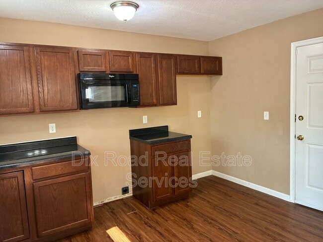 Building Photo - 461 Draft Ct