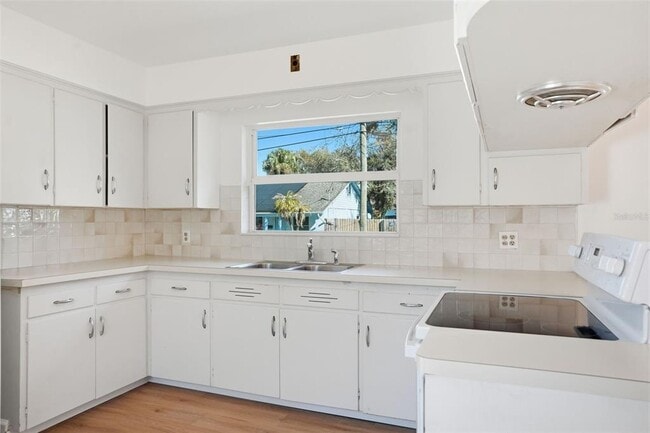 Building Photo - 2812 N Munro St