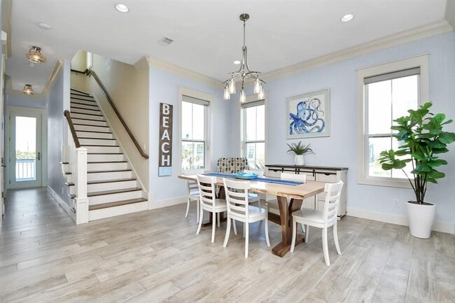 Building Photo - 3803 Neptune