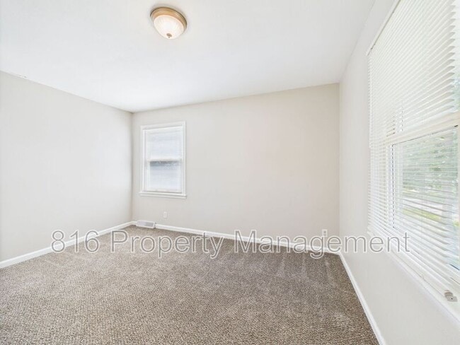 Building Photo - 4321 N Lister Ave