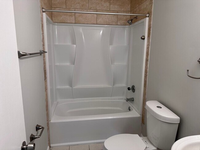 Building Photo - 4720 Hoyle Dr