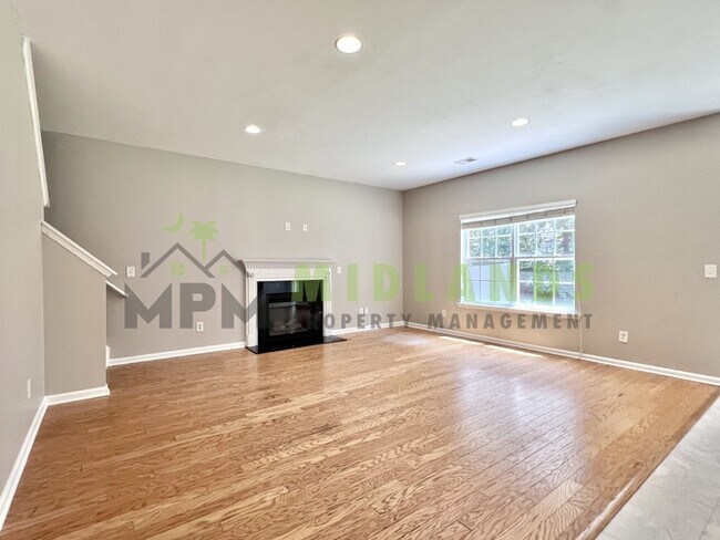 Building Photo - 464 Edenhall Dr