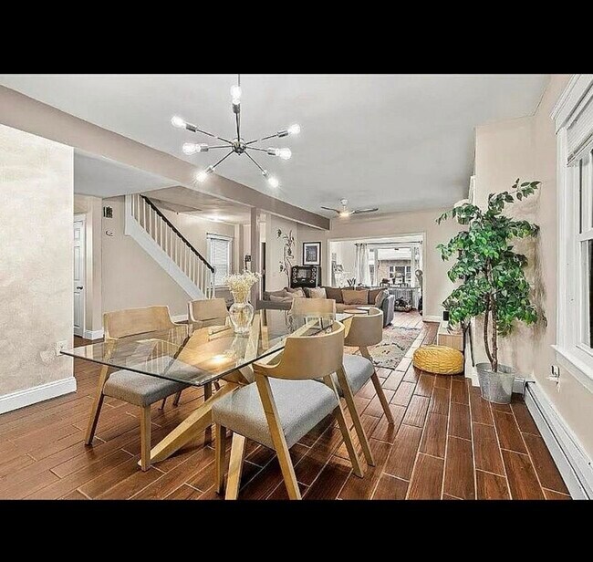 Primary Photo - 31 72nd St