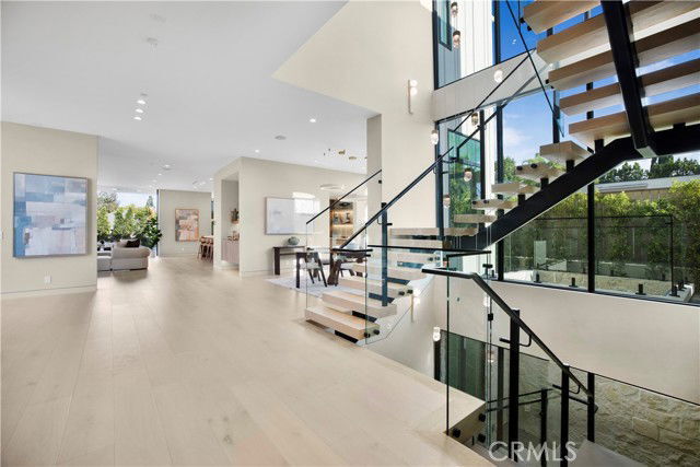 Building Photo - 5170 Amestoy Ave