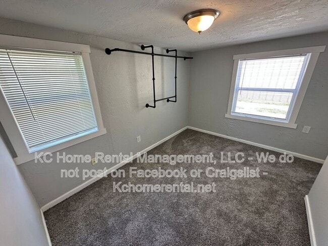 Building Photo - 316 W Elm St