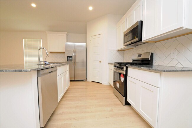 Building Photo - 1410 Island Grove Dr