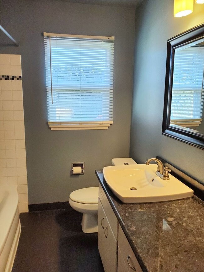 Building Photo - Charming 4 BR/ 2 BA North Spokane Home