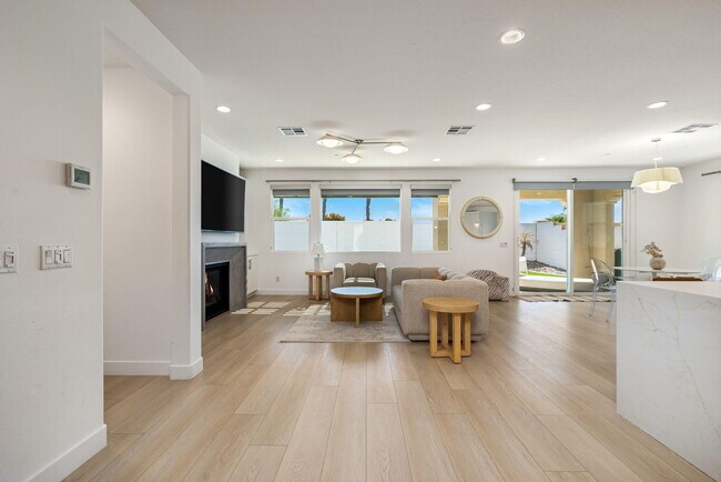 Building Photo - 51726 Via Santero