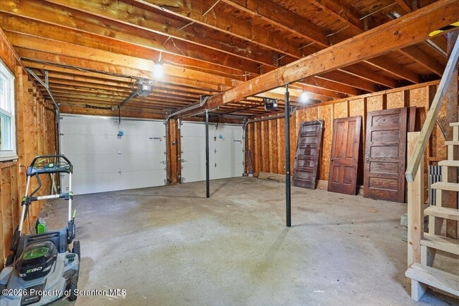 Building Photo - 413 Powell Ave