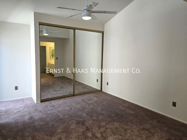 Building Photo - 3667 Country Club Dr
