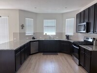 Building Photo - 4841 Sun Fls Dr