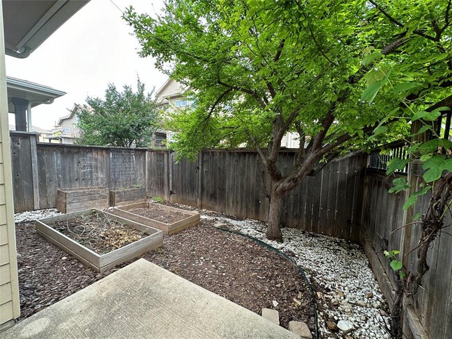 Building Photo - 1032 Sugaree Ave