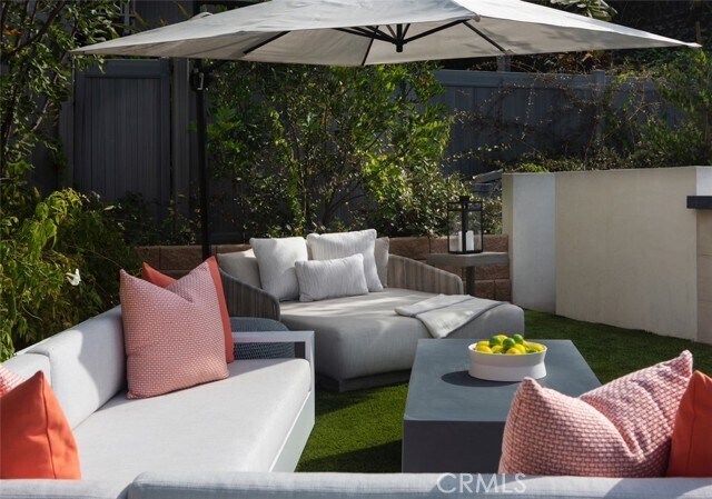 Building Photo - 27 N La Senda Dr