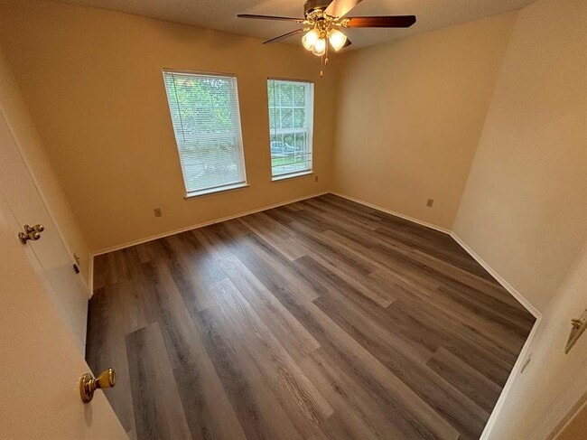Building Photo - 10911 Grassmere Ct