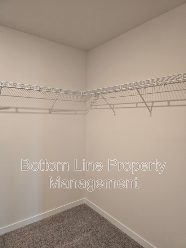 Building Photo - 549 Blackpool Ct