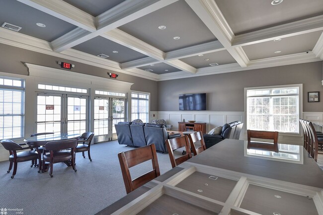 Building Photo - Bright, spacious 2-bedroom / 2-bath condo available now!