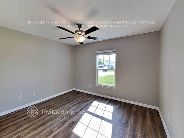 Building Photo - 305 NW 12th Pl
