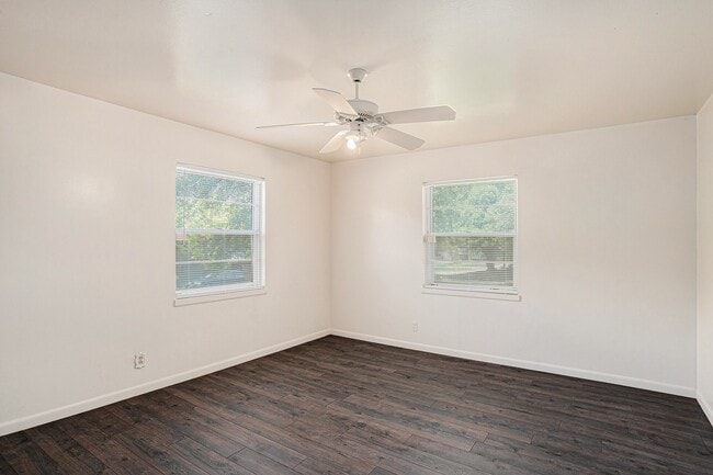 Building Photo - 7527 Quail Run Dr