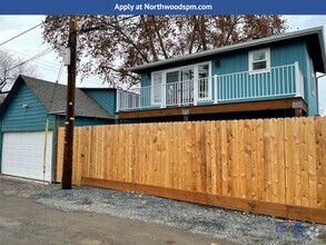 Building Photo - Very Nice Newer Build- 2 Bedroom2 Bathroom...